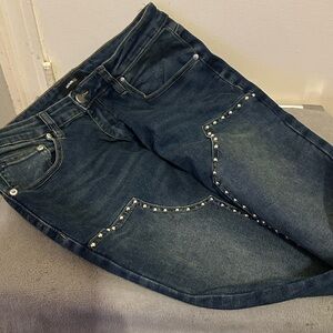Men's Dark Blue Straight Jeans with Studded Pocket Trim